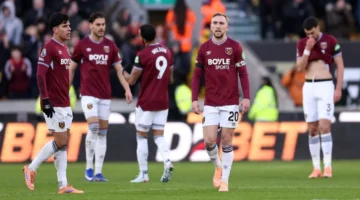 خصم 50%.. لاعبو وست هام يواجهون مأزق تخفيض الرواتب بسبب خطر الهبوط